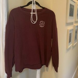 American Eagle crewneck + 2 necklaces